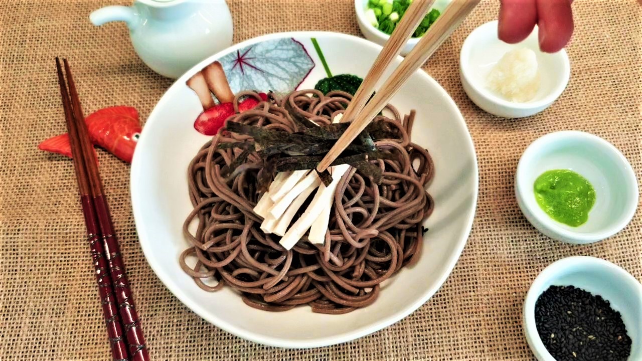 COLD SOBA NOODLES WITH DIPPING SAUCE (ざる蕎麦 – ZARU SOBA) «TALLARINES SOBA FRÍOS»